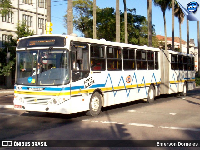 Restinga Transportes Coletivos 2414 na cidade de Porto Alegre, Rio Grande do Sul, Brasil, por Emerson Dorneles. Número da foto: #12082649.