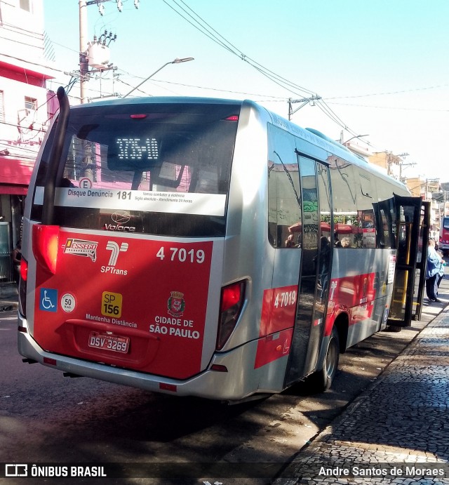 Pêssego Transportes 4 7019 na cidade de São Paulo, São Paulo, Brasil, por Andre Santos de Moraes. Número da foto: #12081935.