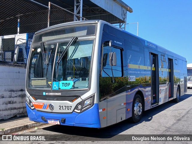Viação Osasco 21.707 na cidade de Itapevi, São Paulo, Brasil, por Douglas Nelson de Oliveira. Número da foto: #12081618.