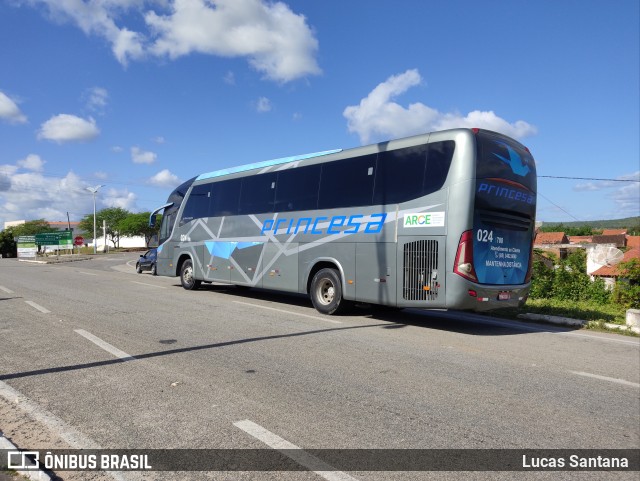 Viação Princesa dos Inhamuns 700 na cidade de Tauá, Ceará, Brasil, por Lucas Santana . Número da foto: #12140775.