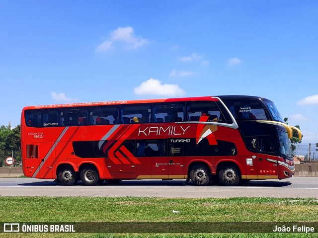 Kamily Turismo 9800 na cidade de Lorena, São Paulo, Brasil, por João Felipe. Número da foto: #12139050.