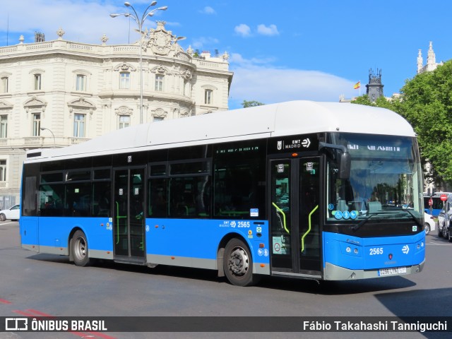 EMT Madrid - Empresa Municipal de Transportes de Madrid 2565 na cidade de Madrid, Madrid, Madrid, Espanha, por Fábio Takahashi Tanniguchi. Número da foto: #12141202.