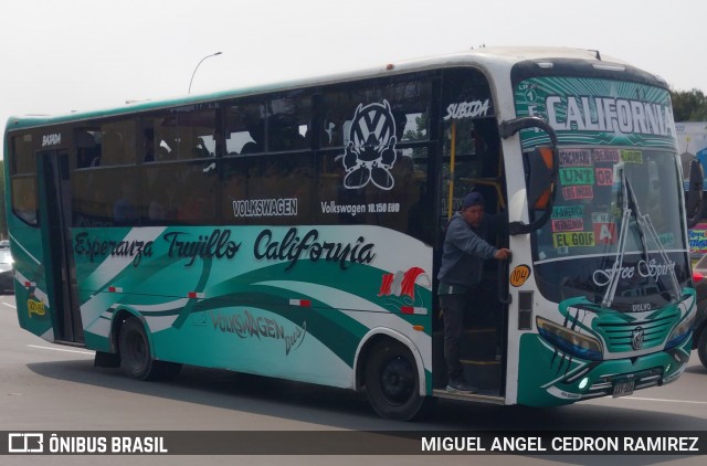 Empresa de Transportes Califórnia S.A 104 na cidade de Trujillo, Trujillo, La Libertad, Peru, por MIGUEL ANGEL CEDRON RAMIREZ. Número da foto: #12141107.