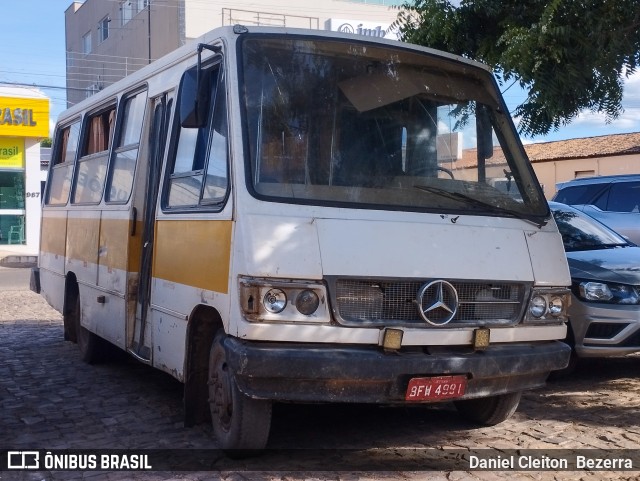 Ônibus Particulares 4991 na cidade de Canto do Buriti, Piauí, Brasil, por Daniel Cleiton  Bezerra. Número da foto: #12163017.
