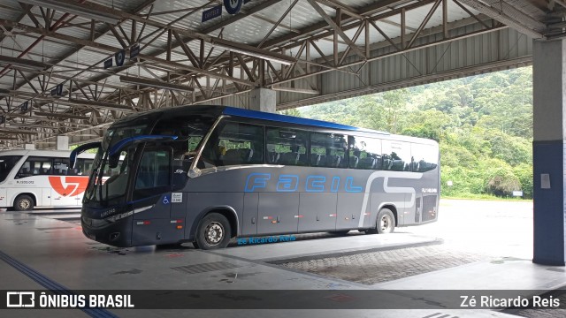 Fácil Transportes e Turismo RJ 140.046 na cidade de Petrópolis, Rio de Janeiro, Brasil, por Zé Ricardo Reis. Número da foto: #12164151.