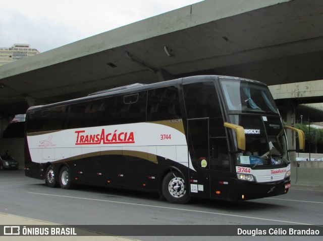 TransAcácia Turismo 3744 na cidade de Belo Horizonte, Minas Gerais, Brasil, por Douglas Célio Brandao. Número da foto: #12164434.
