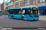 Arriva 2705 na cidade de Darlington, County Durham, Inglaterra, por Donald Hudson. Número da foto: #12163656.