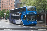 First Glasgow 33398 na cidade de Glasgow, Strathclyde, Escócia, por Donald Hudson. Número da foto: #12163654.