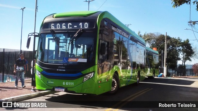 Transwolff Transportes e Turismo 6 6111 na cidade de São Paulo, São Paulo, Brasil, por Roberto Teixeira. Número da foto: #12167345.