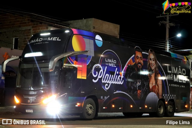 Banda Limão com Mel 1236 na cidade de Manoel Vitorino, Bahia, Brasil, por Filipe Lima. Número da foto: #12167911.