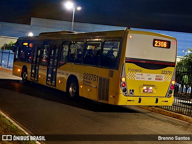 Viação Pioneira 223751 na cidade de Brasília, Distrito Federal, Brasil, por Brenno Santos. Número da foto: #12168152.