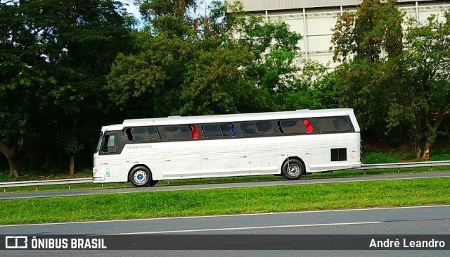 Santur Viagens 7B10 na cidade de Limeira, São Paulo, Brasil, por André Leandro. Número da foto: #12167801.