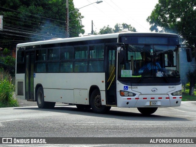 Transportes Charo 00 na cidade de Garita, Alajuela, Alajuela, Costa Rica, por Alfonso Russell. Número da foto: #12168099.