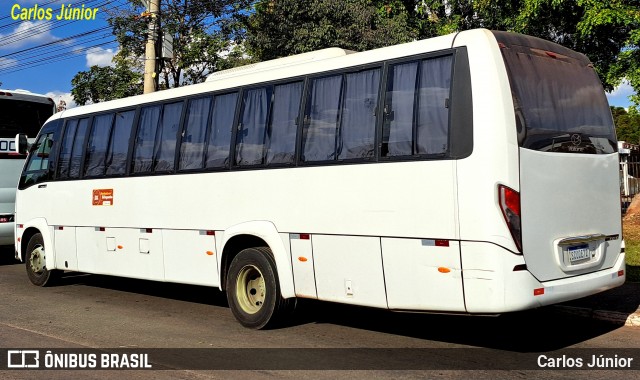 Ônibus Particulares 0572 na cidade de Brasília, Distrito Federal, Brasil, por Carlos Júnior. Número da foto: #12170122.