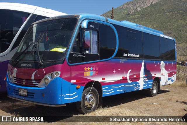 Autobuses sin identificación - Chile  na cidade de Rinconada, Los Andes, Valparaíso, Chile, por Sebastián Ignacio Alvarado Herrera. Número da foto: #12170507.