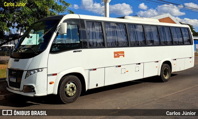 Ônibus Particulares 0572 na cidade de Brasília, Distrito Federal, Brasil, por Carlos Júnior. Número da foto: #12170133.
