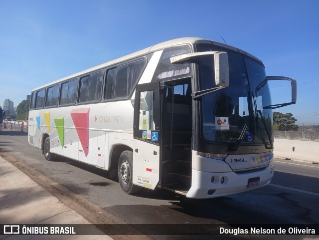 Ônibus Particulares 323 na cidade de Barueri, São Paulo, Brasil, por Douglas Nelson de Oliveira. Número da foto: #12168349.