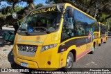 Escolares 5C15 na cidade de Curitiba, Paraná, Brasil, por Alexandre Breda. Número da foto: #12170407.