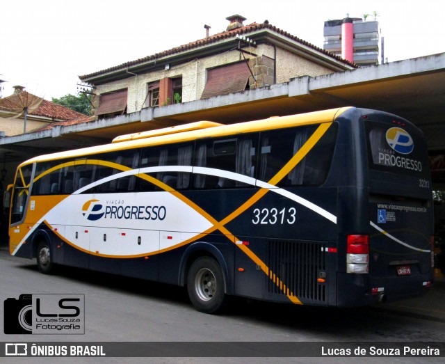 Viação Progresso 32313 na cidade de Carangola, Minas Gerais, Brasil, por Lucas de Souza Pereira. Número da foto: #12172127.
