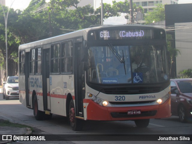 Empresa Pedrosa 320 na cidade de Recife, Pernambuco, Brasil, por Jonathan Silva. Número da foto: #12171259.