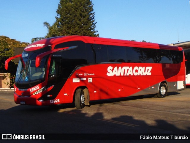 Viação Santa Cruz 33923 na cidade de Três Corações, Minas Gerais, Brasil, por Fábio Mateus Tibúrcio. Número da foto: #12174374.