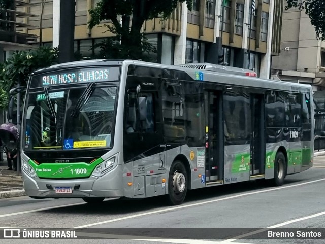 Viação Santa Brígida 1 1809 na cidade de São Paulo, São Paulo, Brasil, por Brenno Santos. Número da foto: #12173370.