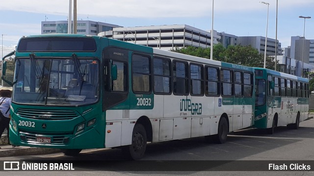 OT Trans - Ótima Salvador Transportes 20032 na cidade de Salvador, Bahia, Brasil, por Flash Clicks. Número da foto: #12175255.