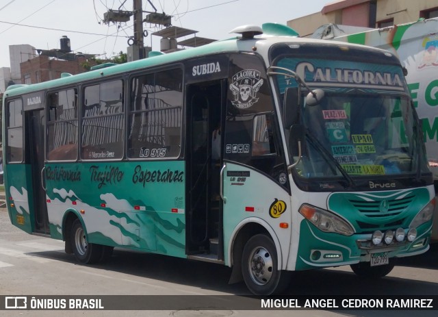 Empresa de Transportes Califórnia S.A 80 na cidade de Trujillo, Trujillo, La Libertad, Peru, por MIGUEL ANGEL CEDRON RAMIREZ. Número da foto: #12178580.