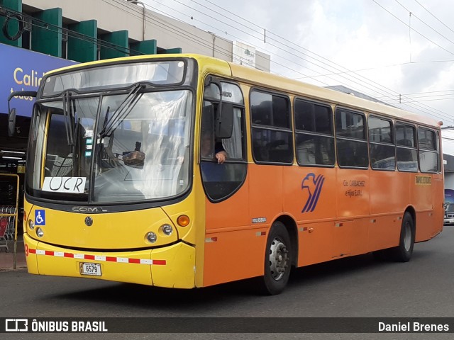 Compañia Carbachez 39 na cidade de Naranjo Centro, Naranjo, Alajuela, Costa Rica, por Daniel Brenes. Número da foto: #12180191.