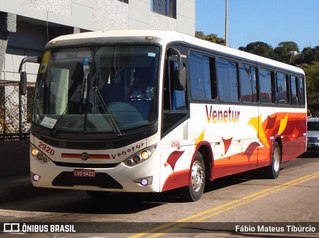 Venetur Turismo 2920 na cidade de Três Corações, Minas Gerais, Brasil, por Fábio Mateus Tibúrcio. Número da foto: #12181504.