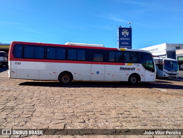 Expresso Itamarati 7133 na cidade de Fernandópolis, São Paulo, Brasil, por João Vitor Pereira. Número da foto: #12141930.