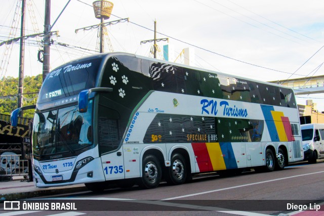 RN Turismo 1735 na cidade de Balneário Camboriú, Santa Catarina, Brasil, por Diego Lip. Número da foto: #12144058.