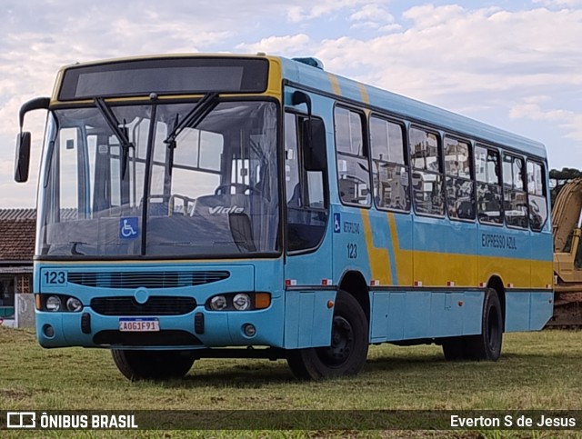 Expresso Azul 123 na cidade de Pinhais, Paraná, Brasil, por Everton S de Jesus. Número da foto: #12185561.
