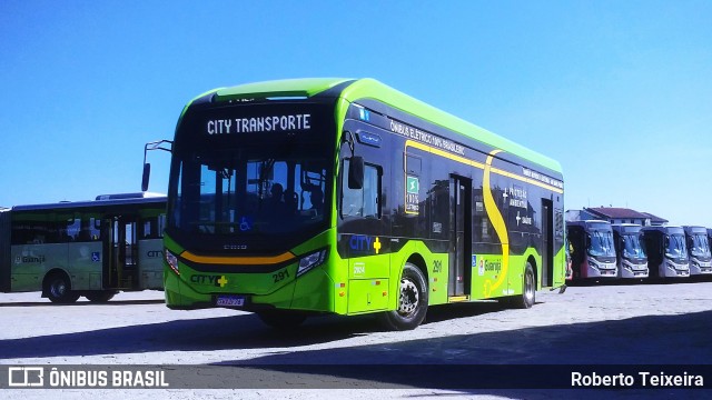 City Transporte Urbano Intermodal - Guarujá 291 na cidade de Guarujá, São Paulo, Brasil, por Roberto Teixeira. Número da foto: #12188729.