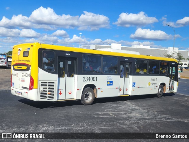 Viação Pioneira 234001 na cidade de Brasília, Distrito Federal, Brasil, por Brenno Santos. Número da foto: #12187395.