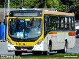 Empresa Metropolitana 820 na cidade de Recife, Pernambuco, Brasil, por Renato Fernando. Número da foto: #12189224.