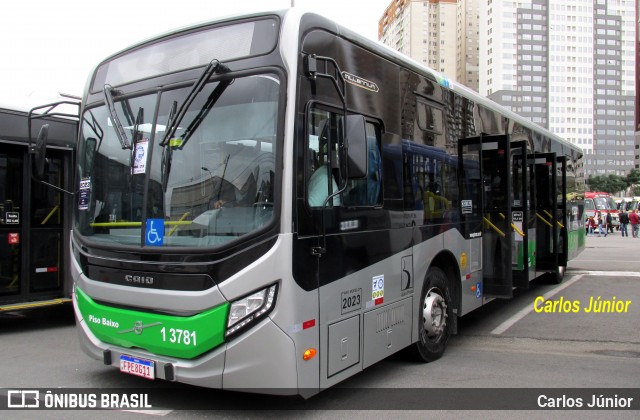 Viação Gato Preto 1 3781 na cidade de Barueri, São Paulo, Brasil, por Carlos Júnior. Número da foto: #12191202.