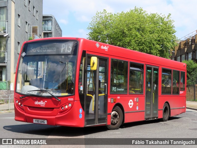 Abellio London Bus Company 8335 na cidade de London, Greater London, Inglaterra, por Fábio Takahashi Tanniguchi. Número da foto: #12193637.
