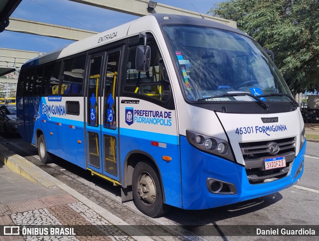 Insular Transportes Coletivos 45301 na cidade de Florianópolis, Santa Catarina, Brasil, por Daniel Guardiola. Número da foto: #12193570.