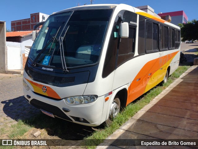 Ônibus Particulares  na cidade de Paulistana, Piauí, Brasil, por Espedito de Brito Gomes. Número da foto: #12196592.