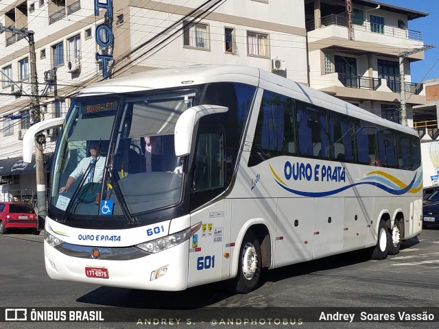 Viação Ouro e Prata 601 na cidade de Balneário Camboriú, Santa Catarina, Brasil, por Andrey  Soares Vassão. Número da foto: #12200259.