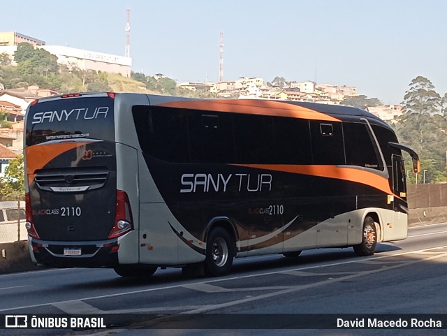 Sany Tour 2110 na cidade de Cotia, São Paulo, Brasil, por David Macedo Rocha. Número da foto: #12202817.