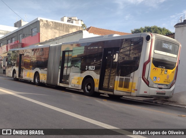 Viação Metrópole Paulista - Zona Leste 3 1923 na cidade de São Paulo, São Paulo, Brasil, por Rafael Lopes de Oliveira. Número da foto: #12203622.