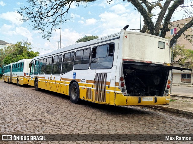 Companhia Carris Porto-Alegrense 0713 na cidade de Porto Alegre, Rio Grande do Sul, Brasil, por Max Ramos. Número da foto: #12206091.