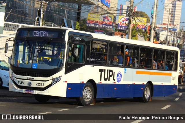 TUPi Transportes Urbanos Piracicaba 22233 na cidade de Piracicaba, São Paulo, Brasil, por Paulo Henrique Pereira Borges. Número da foto: #12207882.