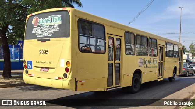 Lions Tur 9095 na cidade de Rondonópolis, Mato Grosso, Brasil, por Públio Araujo. Número da foto: #12207257.