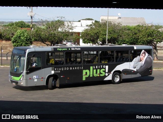 Viação Garcia 81008 na cidade de Paranavaí, Paraná, Brasil, por Robson Alves. Número da foto: #12210582.