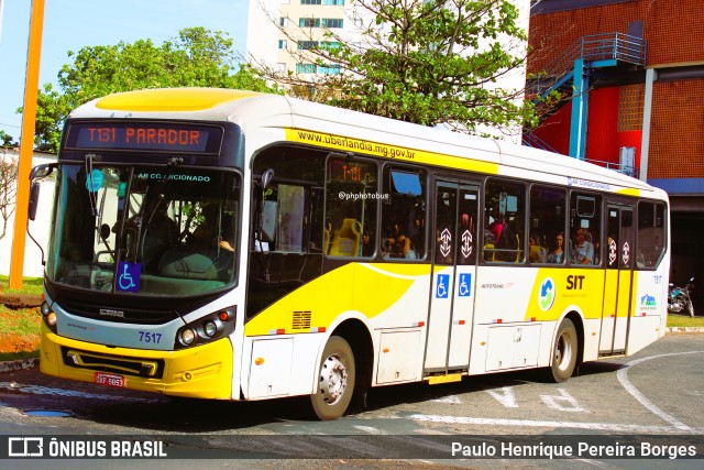 Autotrans Transportes Urbanos e Rodoviários 7517 na cidade de Uberlândia, Minas Gerais, Brasil, por Paulo Henrique Pereira Borges. Número da foto: #12210414.