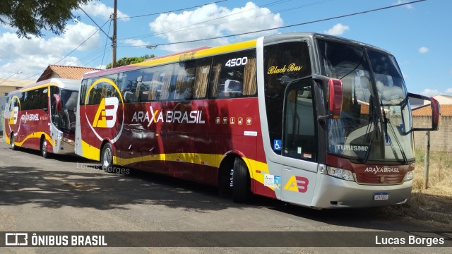 Araxá Brasil 4500 na cidade de Monte Carmelo, Minas Gerais, Brasil, por Lucas Borges . Número da foto: #12146720.