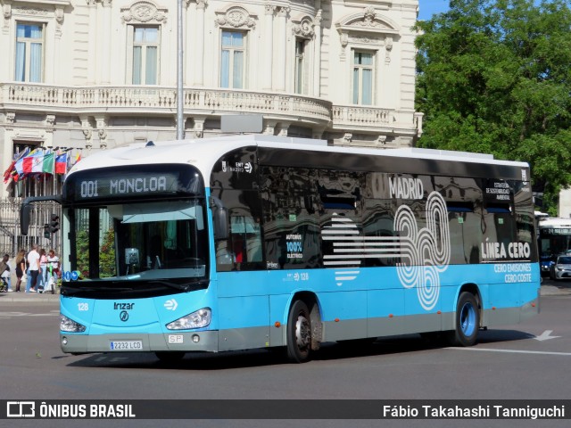 EMT Madrid - Empresa Municipal de Transportes de Madrid 128 na cidade de Madrid, Madrid, Madrid, Espanha, por Fábio Takahashi Tanniguchi. Número da foto: #12145871.
